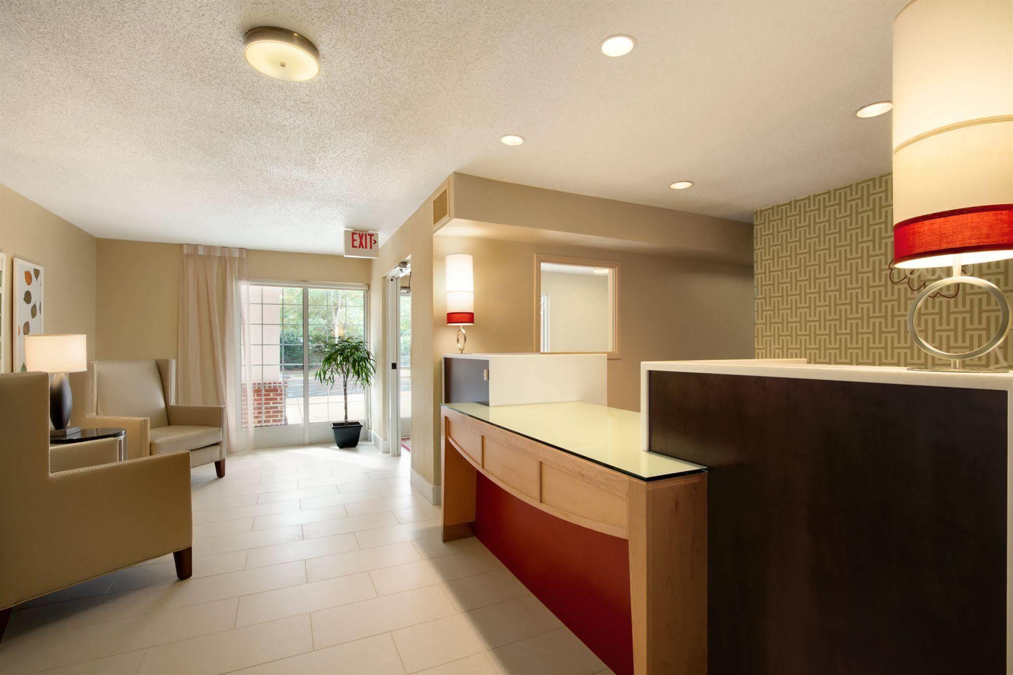 Mainstay Suites Detroit Farmington Hills Exterior photo